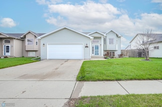 1052 39 Ave W, West Fargo, ND 58102