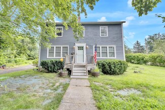 16 Ellsworth St, Springvale, ME 04083