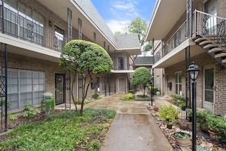 4438 Harlanwood Dr Unit 211, Fort Worth, TX 76109