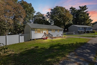 5 Nightingale Cir, Randolph, MA 02368