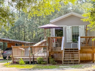 397 Phillips Dr, Freeport, FL 32439