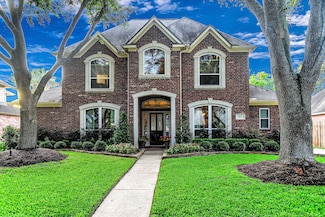 926 Burchton Dr, Sugar Land, TX 77479