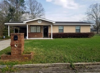 4112 Colleen St, Moss Point, MS 39563