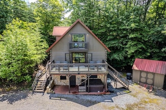412 Holley Mountain Top Rd, Whittier, NC 28789