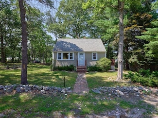 111 Hillcrest Dr, Attleboro, MA 02703