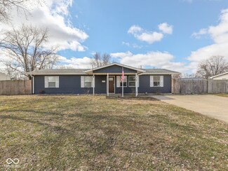 912 Sweetbriar Ave, Whiteland, IN 46184