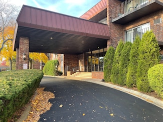 1121 W Ogden Ave Unit 254, Naperville, IL 60563
