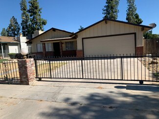 1037 E Atchison Ave, Fresno, CA 93706