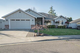 1456 Yellowstone Ave, Medford, OR 97504