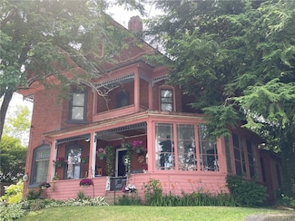 215 S Center St, Corry, PA 16407