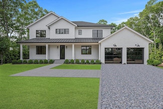 466 Montauk Hwy, Westhampton Beach, NY 11978