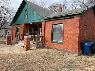 510 E 8th St, Newton, KS 67114