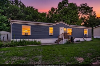 950 Lafayette St, Plainwell, MI 49080