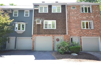 48 Valley Way W, Manchester, NH 03102