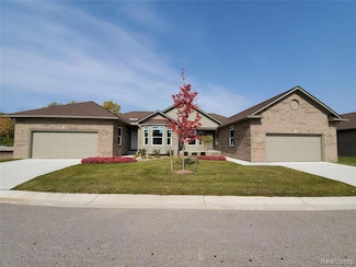 3667 Partagas Dr Unit 43, Sterling Heights, MI 48310