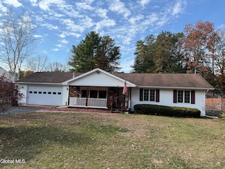 47 Pinewood Rd, Queensbury, NY 12804