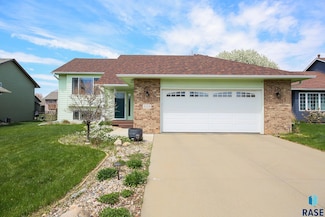 3219 S Grace Ave, Sioux Falls, SD 57103