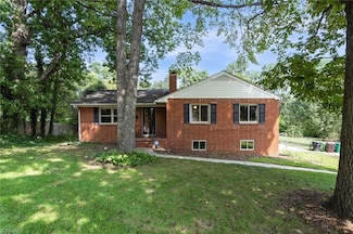 709 Summit Rd, High Point, NC 27265