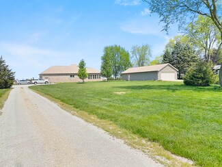 633 N Thomas St, Gilman, IL 60938