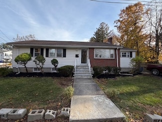 16 Prospect St, Hyde Park, MA 02136