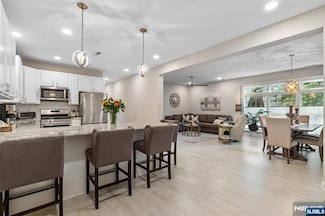 24 Elm St Unit 2, Montclair, NJ 07042