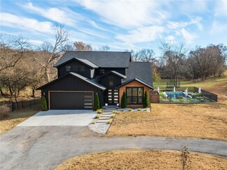 412 NW Cowan Ave, Gentry, AR 72734