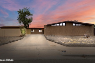 1635 Country Club Cir, Las Cruces, NM 88001