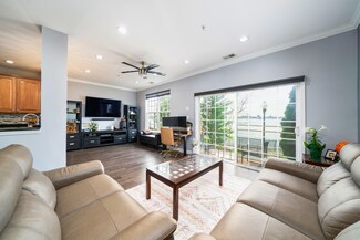 17 Lee Ct, Jersey City, NJ 07305