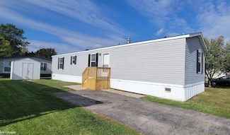 48575 Sandifer Ct, Shelby Township, MI 48317