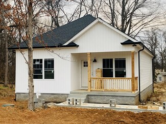 6663 U S 41, Cedar Hill, TN 37032