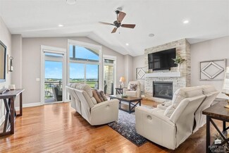 3426 Pinehurst Cir N, Manhattan, KS 66503