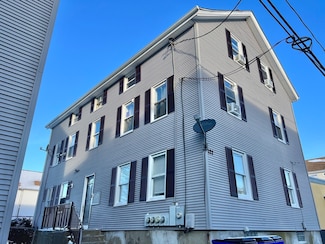 122 Davis St, Fall River, MA 02720