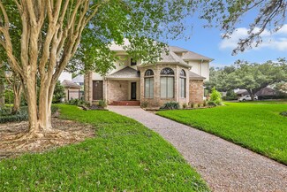 12102 Moorcreek Dr, Houston, TX 77070
