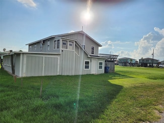 522 Surf Dr, Surfside Beach, TX 77541