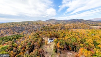 695 Whippoorwill Ln, Shipman, VA 22971