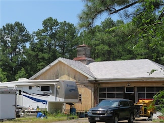 6104 Plane Dr, North Dinwiddie, VA 23803
