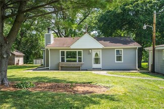 2105 E Leland Ave, Des Moines, IA 50320