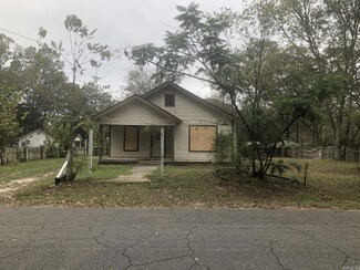 928 Edward St, Malvern, AR 72104