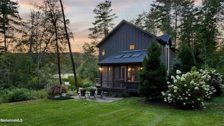 1 Lakeview Dr, Stockbridge, MA 01262