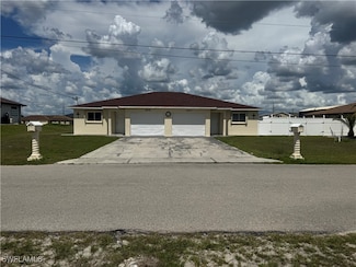 1905 Gordon Ave S, Lehigh Acres, FL 33973