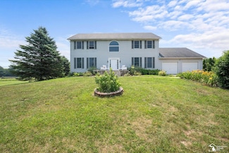 14481 Dixon Rd, Dundee, MI 48131