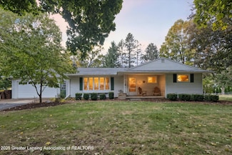 716 Cumberland Dr, Eaton Rapids, MI 48827