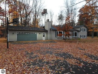 4560 W Otsego Lake Dr, Gaylord, MI 49735
