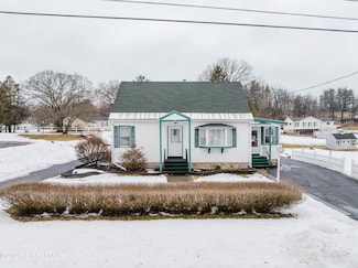 24 Columbus Ave, Waterford, NY 12188