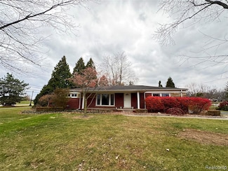 27911 Bayberry Rd, Farmington Hills, MI 48331