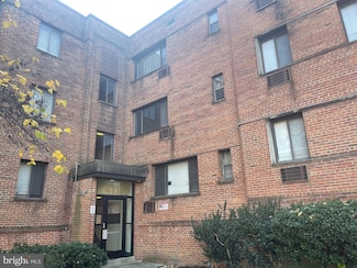 4717 1st St SW Unit 302, Washington, DC 20032