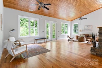 15 Falcon Crest Dr, Fairview, NC 28730