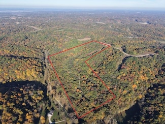 000 Hidden Valley Rd, Hardin, IL 62047