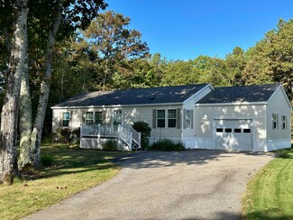 4 Candlewood Dr, Lyman, ME 04002