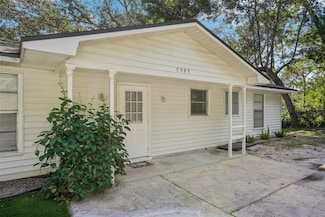 5989 SE 159th Ct, Ocklawaha, FL 32179